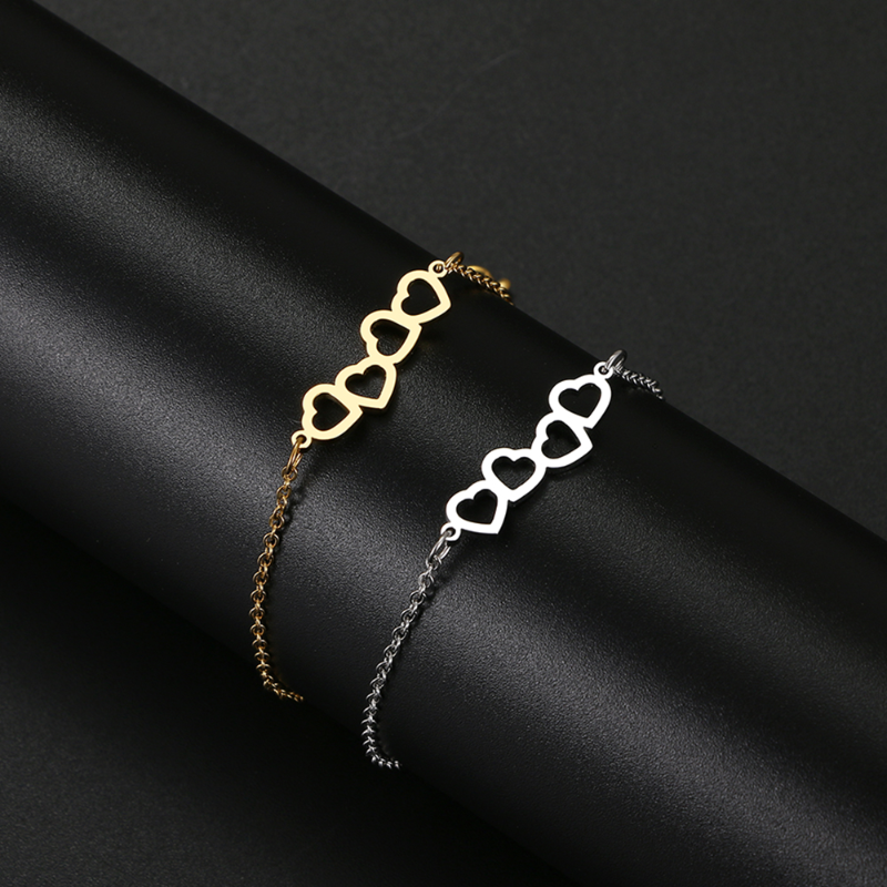 Herzarmband silber metall | Geschenk Freundin Frau | Armkettchen zierlich mit Herzen | Freundschaftsarmband